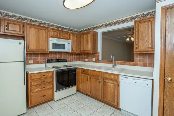 13750 Bristlecone DR #109, Plainfield, IL 60544