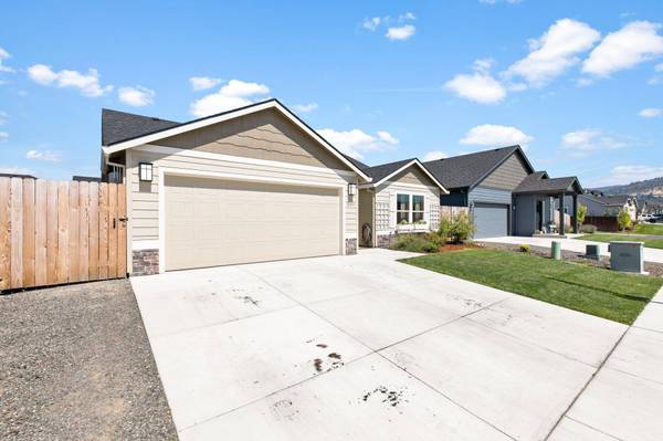 3549 Durst ST, Medford, OR 97504