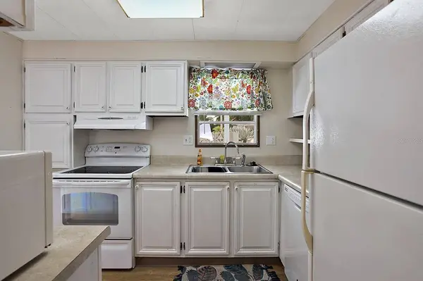 2741 VINDALE RD, Tavares, FL 32778