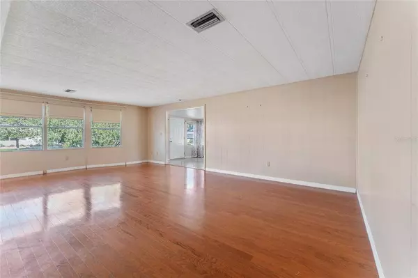 2213 S CITRUS CIR, Zellwood, FL 32798