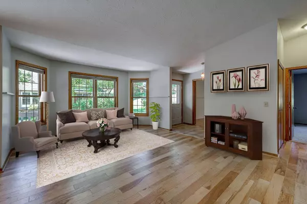 4521 S Mallard TRL, Eagan, MN 55122