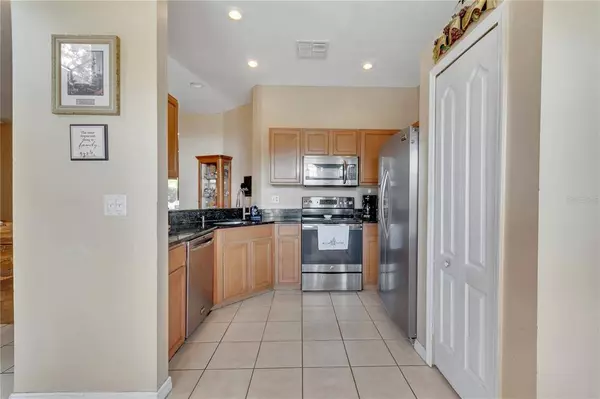 4888 WATERSIDE POINTE CIR, Orlando, FL 32829