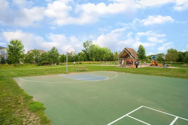 5035 Garland LN N #5035E, Plymouth, MN 55446