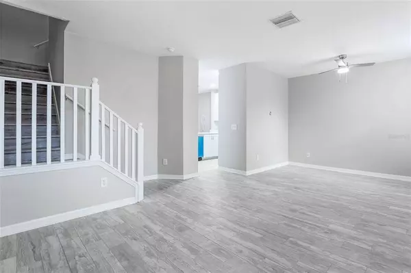 1131 BARONSCOURT DR, Wesley Chapel, FL 33543