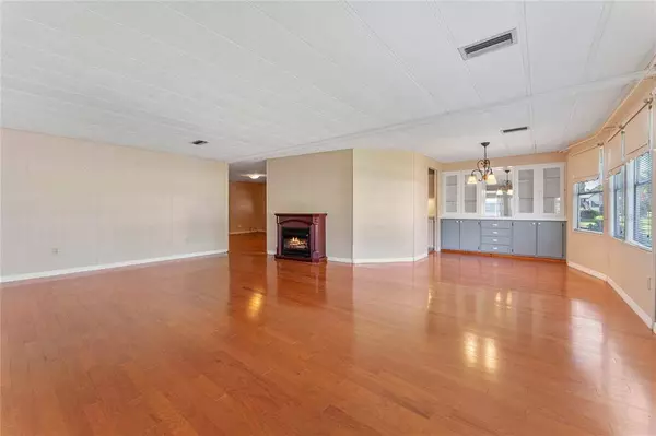 2213 S CITRUS CIR, Zellwood, FL 32798