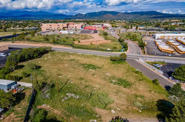 2501 Cactus LN, Santa Fe, NM 87505