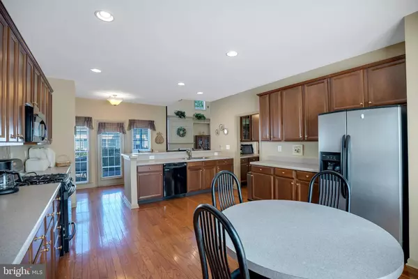 31 OLD MILL DR, Voorhees, NJ 08043