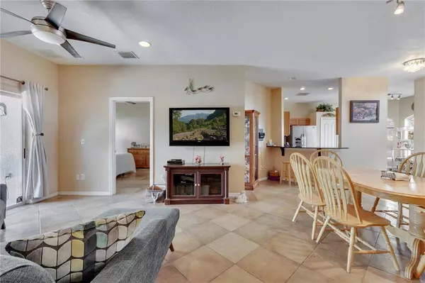 4888 WATERSIDE POINTE CIR, Orlando, FL 32829