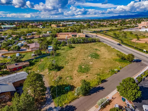 2501 Cactus LN, Santa Fe, NM 87505