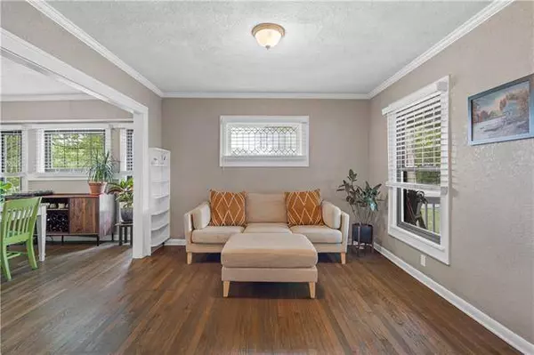 331 W 77th ST, Kansas City, MO 64114