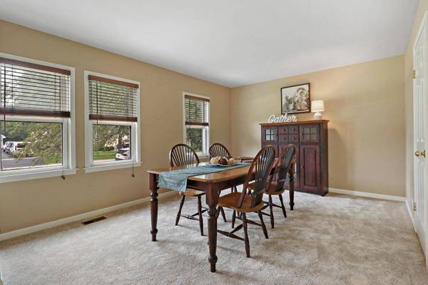 117 W ROBERTSON ST, Palatine, IL 60067