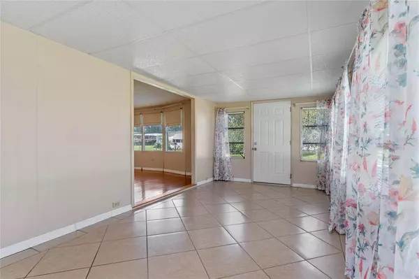 2213 S CITRUS CIR, Zellwood, FL 32798