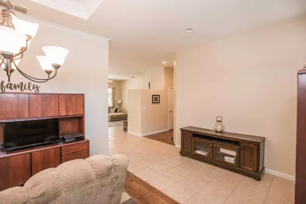 9504 Grasmeer WAY, Elk Grove, CA 95624