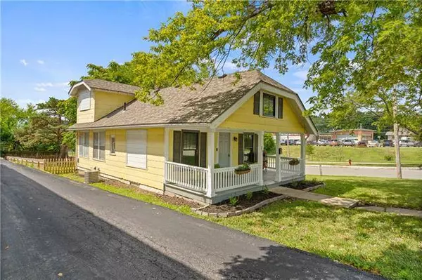 331 W 77th ST, Kansas City, MO 64114