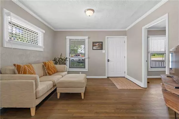 331 W 77th ST, Kansas City, MO 64114