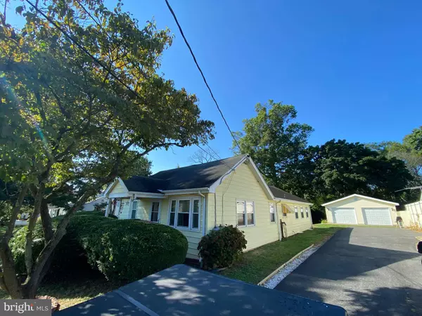 1228 OLD COOCHES BRIDGE RD, Newark, DE 19713