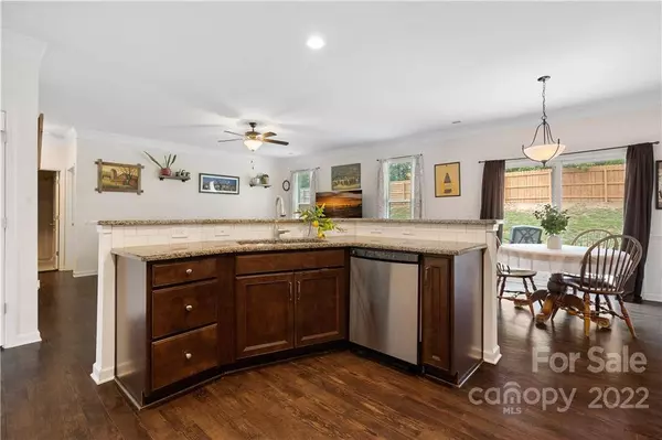 3107 Berry Creek RD, Charlotte, NC 28214