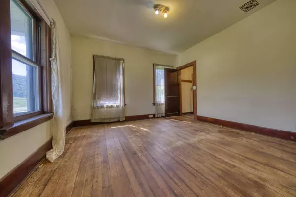 N445 County Road G, Washington, WI 54623