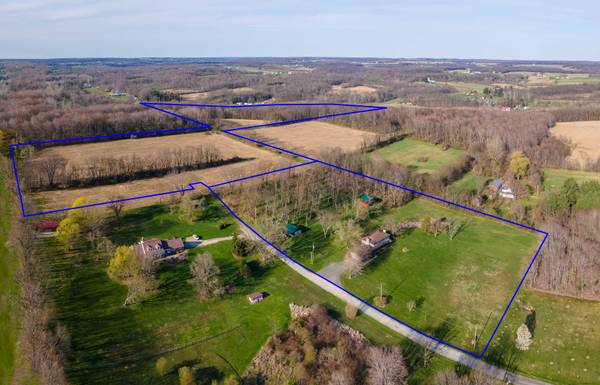 202 Mooney Dr, New Castle, PA 16105