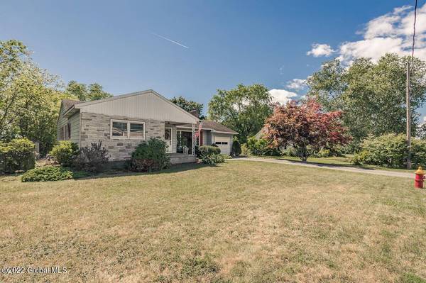 11 Deal PL, Amsterdam, NY 12010