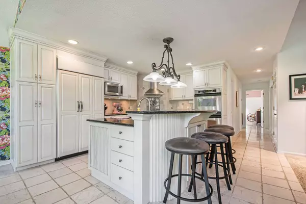 2851 Burritt NW Street, Grand Rapids, MI 49504