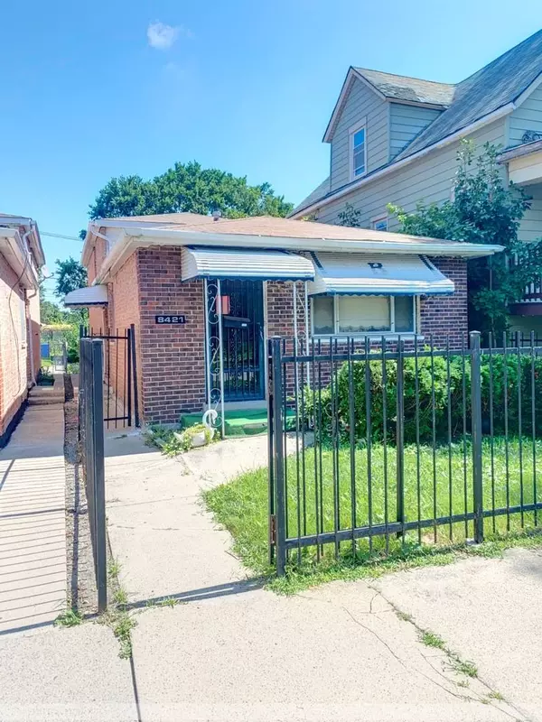 8421 S Gilbert CT, Chicago, IL 60620