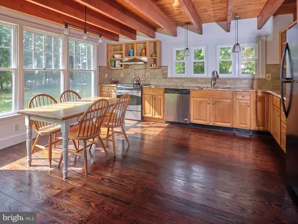 180 KINGWOOD STATION-BARBERTOWN RD, Frenchtown, NJ 08825