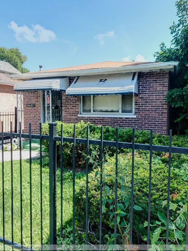 8421 S Gilbert CT, Chicago, IL 60620