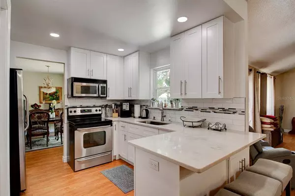 211 S DEERWOOD AVE, Orlando, FL 32825