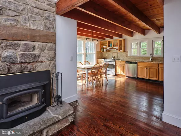 180 KINGWOOD STATION-BARBERTOWN RD, Frenchtown, NJ 08825