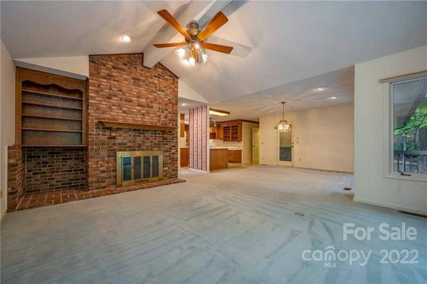 461 Mountain View DR, Columbus, NC 28722