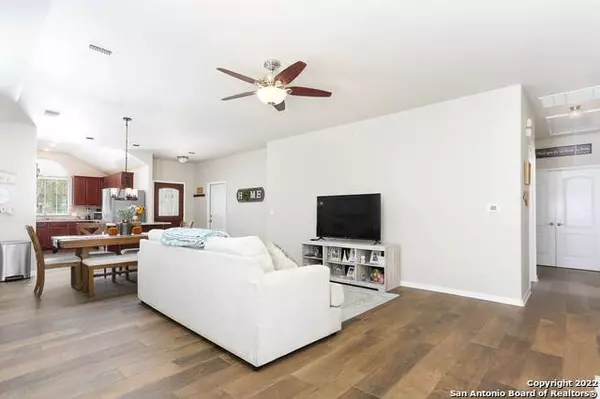 1111 PAR FOUR, San Antonio, TX 78221-3153