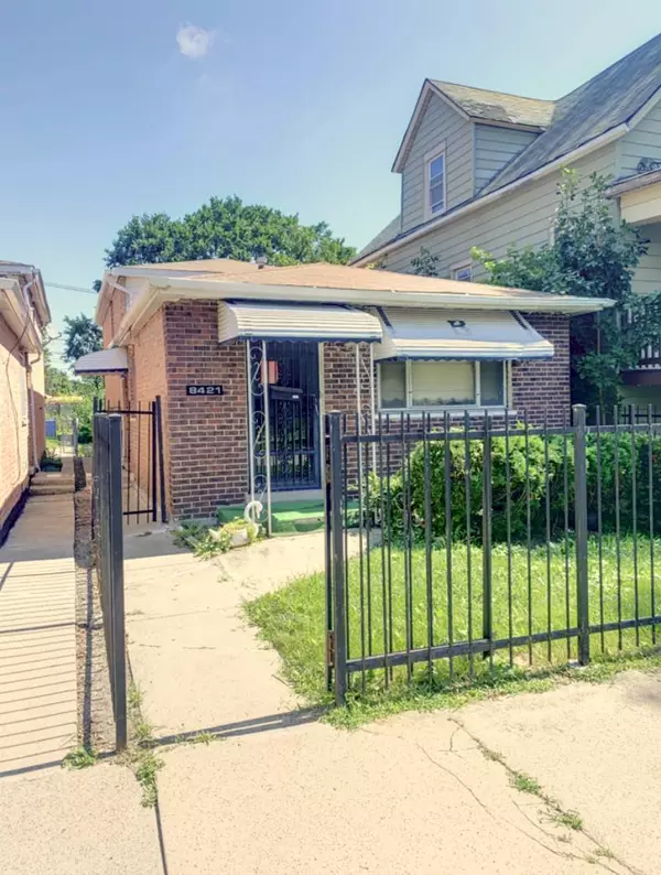 8421 S Gilbert CT, Chicago, IL 60620