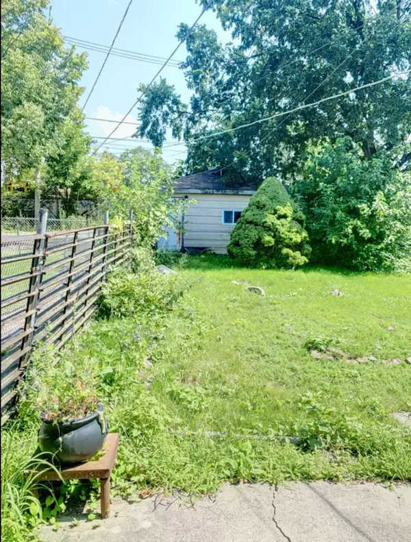 8421 S Gilbert CT, Chicago, IL 60620