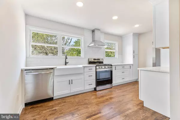 719 S HARMONY RD, Newark, DE 19713