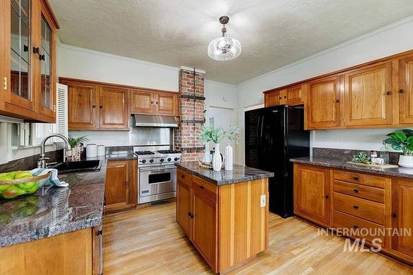 1919 N Harrison Blvd, Boise, ID 83702