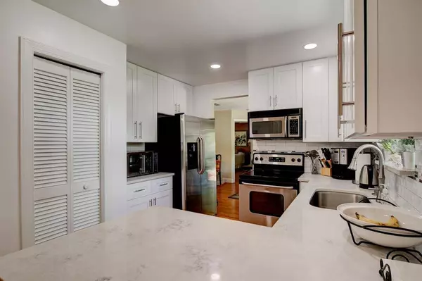 211 S DEERWOOD AVE, Orlando, FL 32825