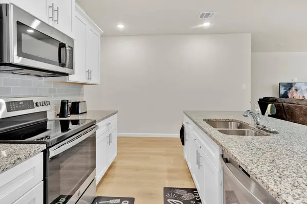 526 Hazeltine Road, Red Oak, TX 75154