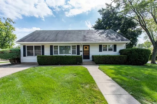 2737 W Grove Avenue, Waukegan, IL 60085