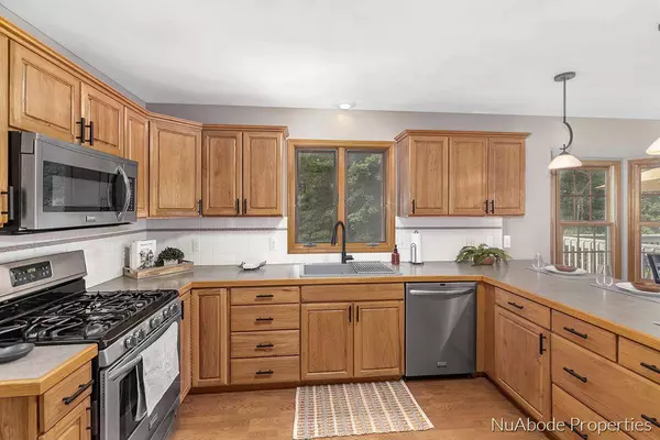 4767 Rimrock NE Drive, Grand Rapids, MI 49525