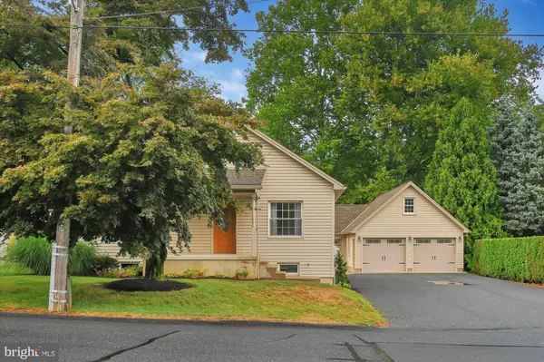 421 W MAIN AVE, Myerstown, PA 17067