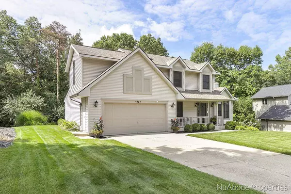 4767 Rimrock NE Drive, Grand Rapids, MI 49525