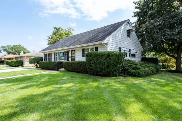 2737 W Grove Avenue, Waukegan, IL 60085