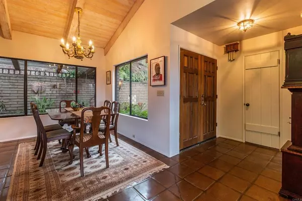 2710 Dehesa RD, El Cajon, CA 92019