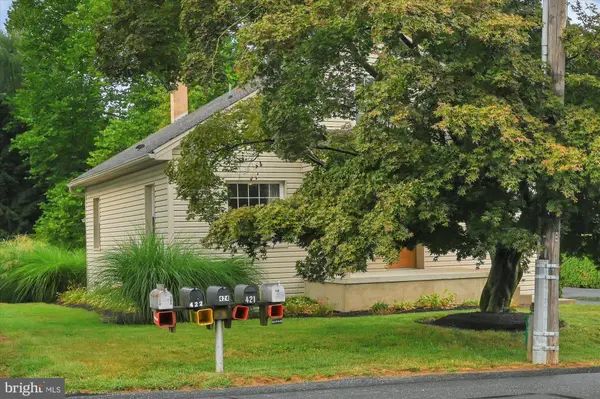 421 W MAIN AVE, Myerstown, PA 17067