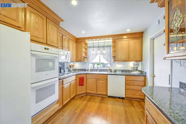 5317 Saint Mark Ave, Newark, CA 94560