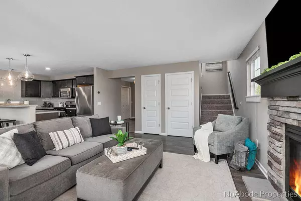 539 Orchard NE Drive, Rockford, MI 49341