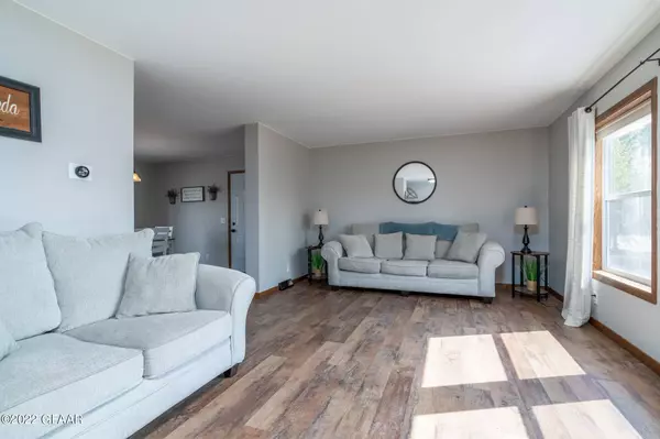 312 22ND Street NW, E Grand Forks, MN 56721