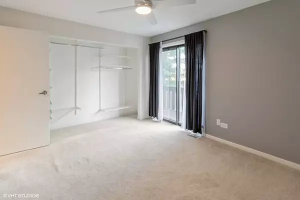 342 SHERIDAN DR #1A, Willowbrook, IL 60527