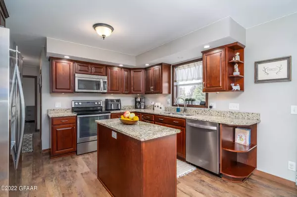 312 22ND Street NW, E Grand Forks, MN 56721